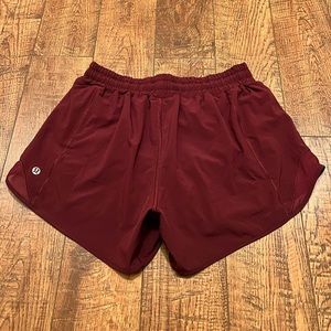 Lululemon Hotty Hot low rise lined 4” size 8 Tall